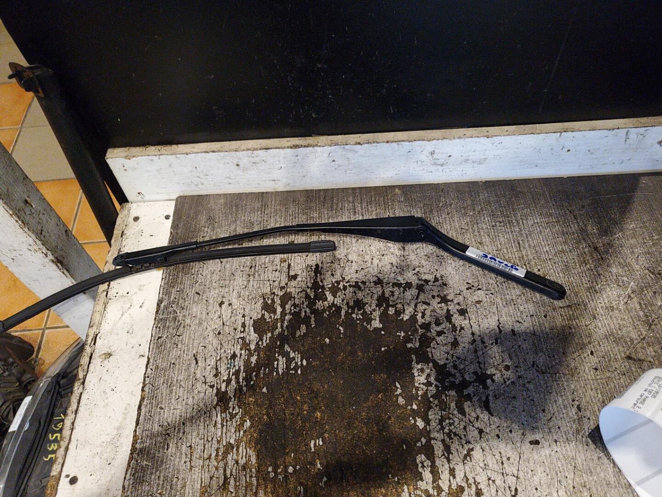 Braccio tergicristallo anteriore sinistro BMW SERIE 1 E87 PHASE 2 Diésel - 1
