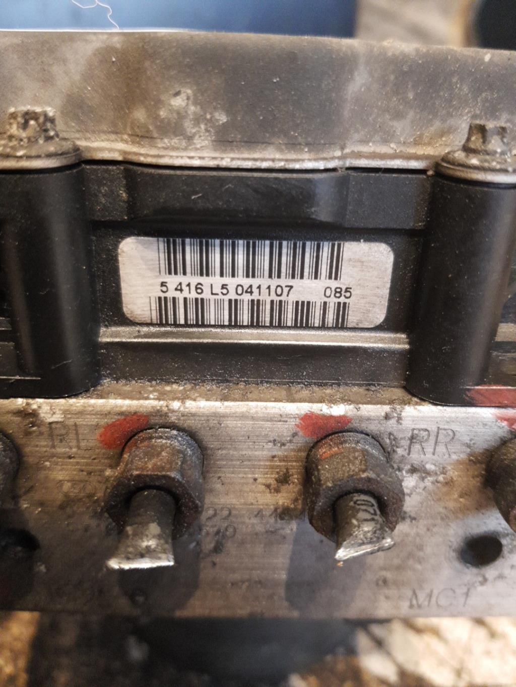 Blocco ABS (antibloccaggio freni) TOYOTA COROLLA VERSO 2 PHASE 2 Diésel - 1