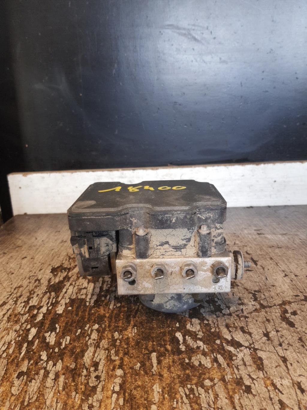Blocco ABS (antibloccaggio freni) RENAULT CLIO 4 PHASE 2 Diésel - 1