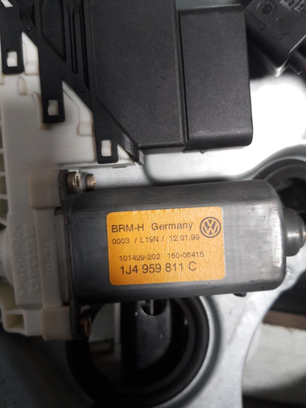 Alzacristalli elettrico posteriore sinistro VOLKSWAGEN BORA Diésel - 1