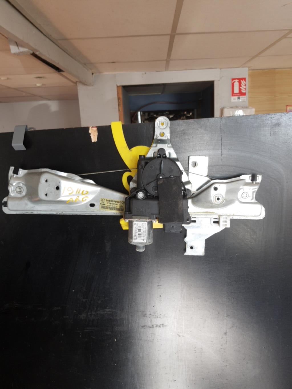 Alzacristalli elettrico posteriore sinistro PEUGEOT 308 1 SW PHASE 1 BREAK Diésel - 1