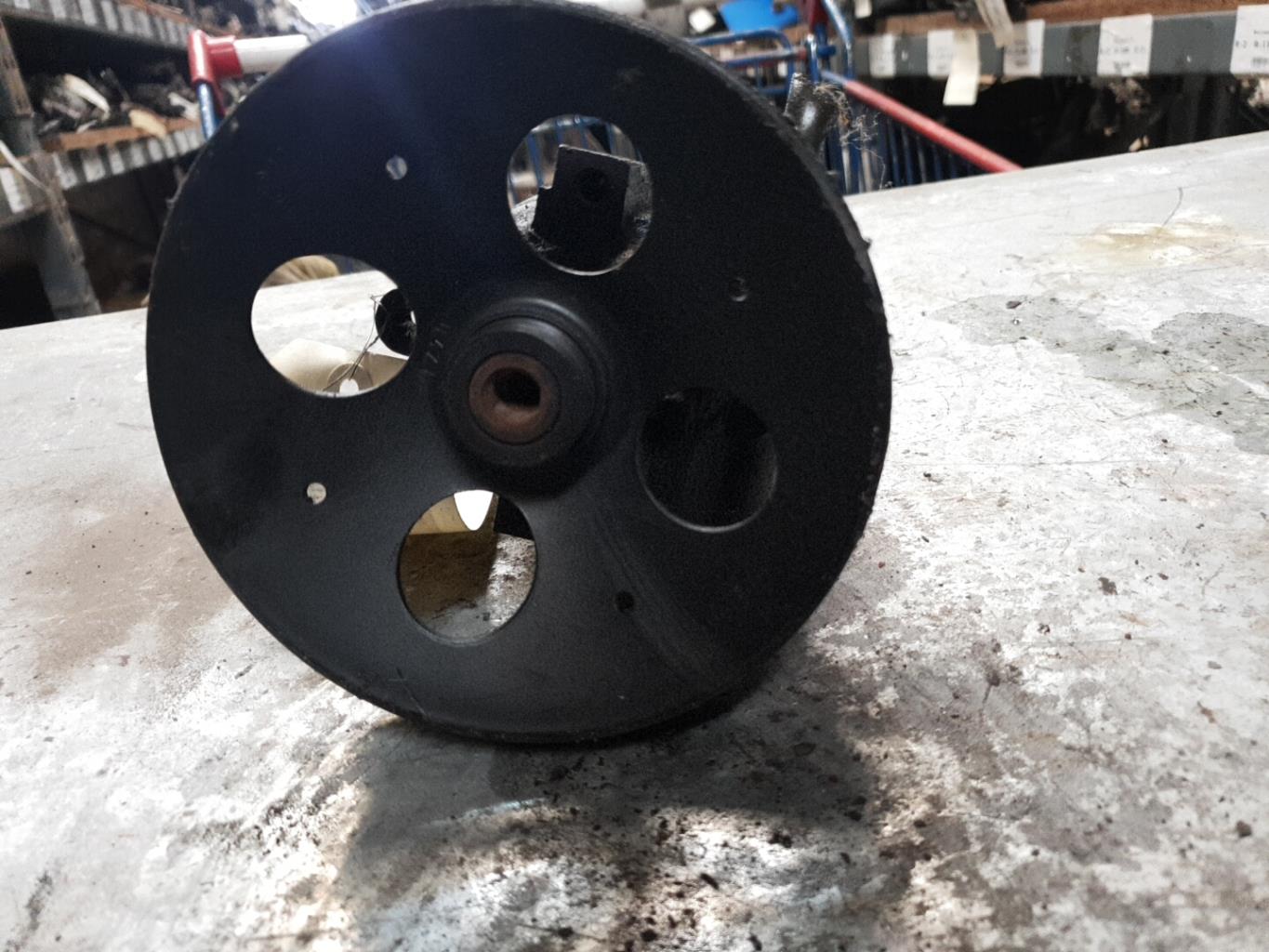 Pompe de direction OPEL TIGRA 1 COUPE Essence - 1