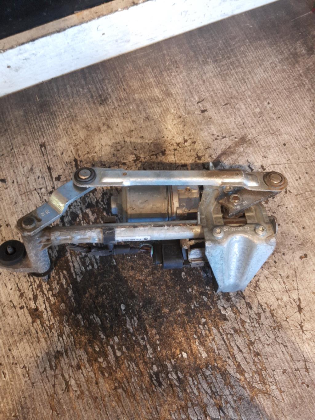 Motore tergicristallo anteriore sinistro VOLKSWAGEN TOURAN 1 PHASE 1 Diésel - 1