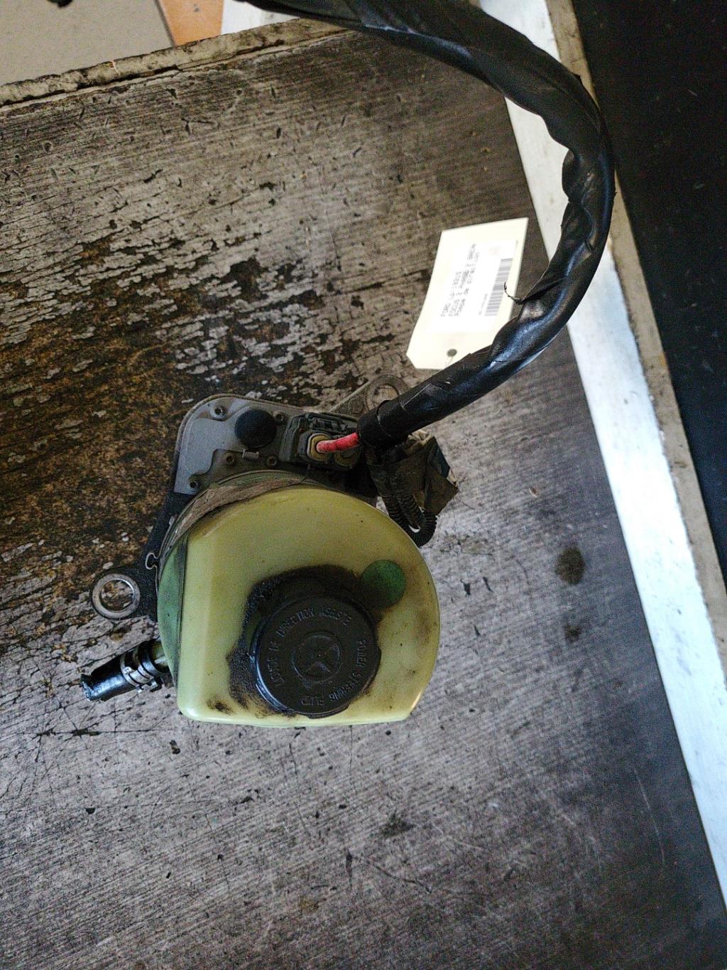 Pompe de direction FORD FOCUS 2 PHASE 2 BREAK Diesel - 1
