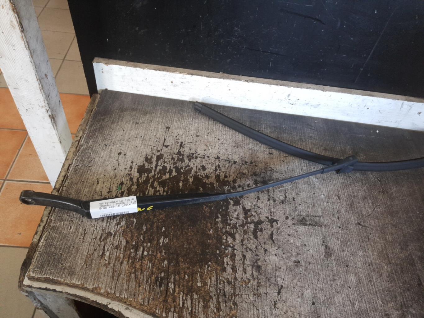 Braccio tergicristallo anteriore sinistro VOLKSWAGEN TOURAN 1 PHASE 1 Diésel - 1