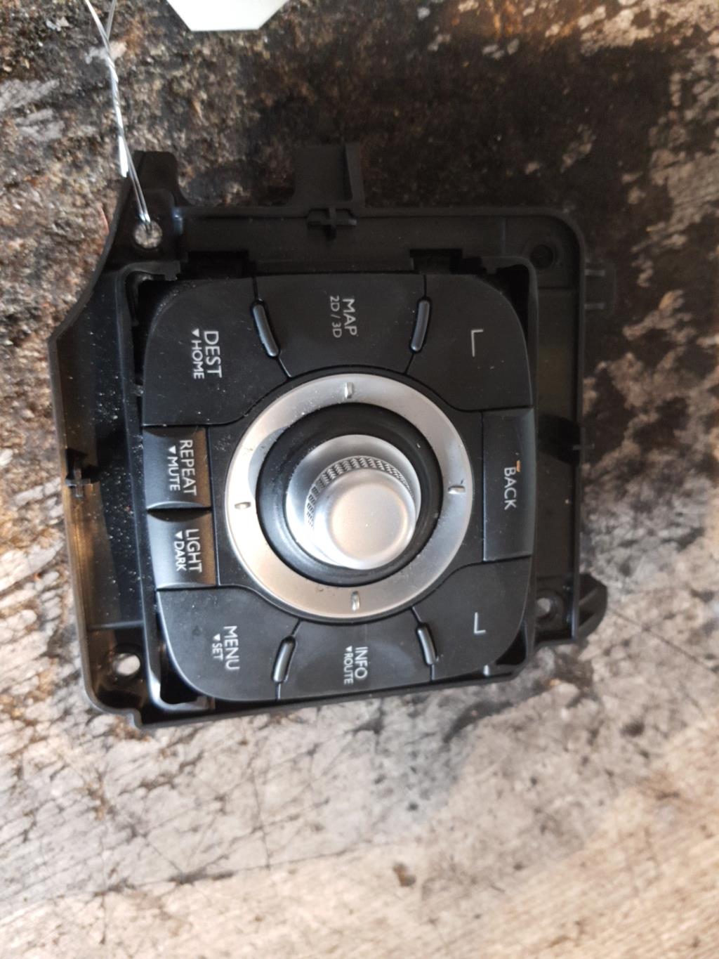 Commande GPS RENAULT MEGANE 3 PHASE 1 BREAK Diesel - 1