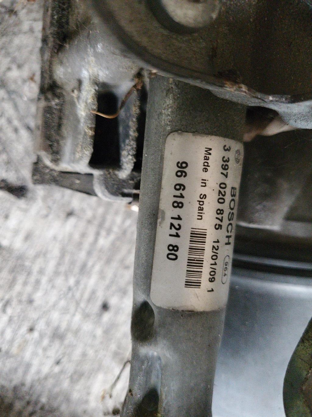 Motore tergicristallo anteriore sinistro PEUGEOT 407 PHASE 1 Diésel - 1