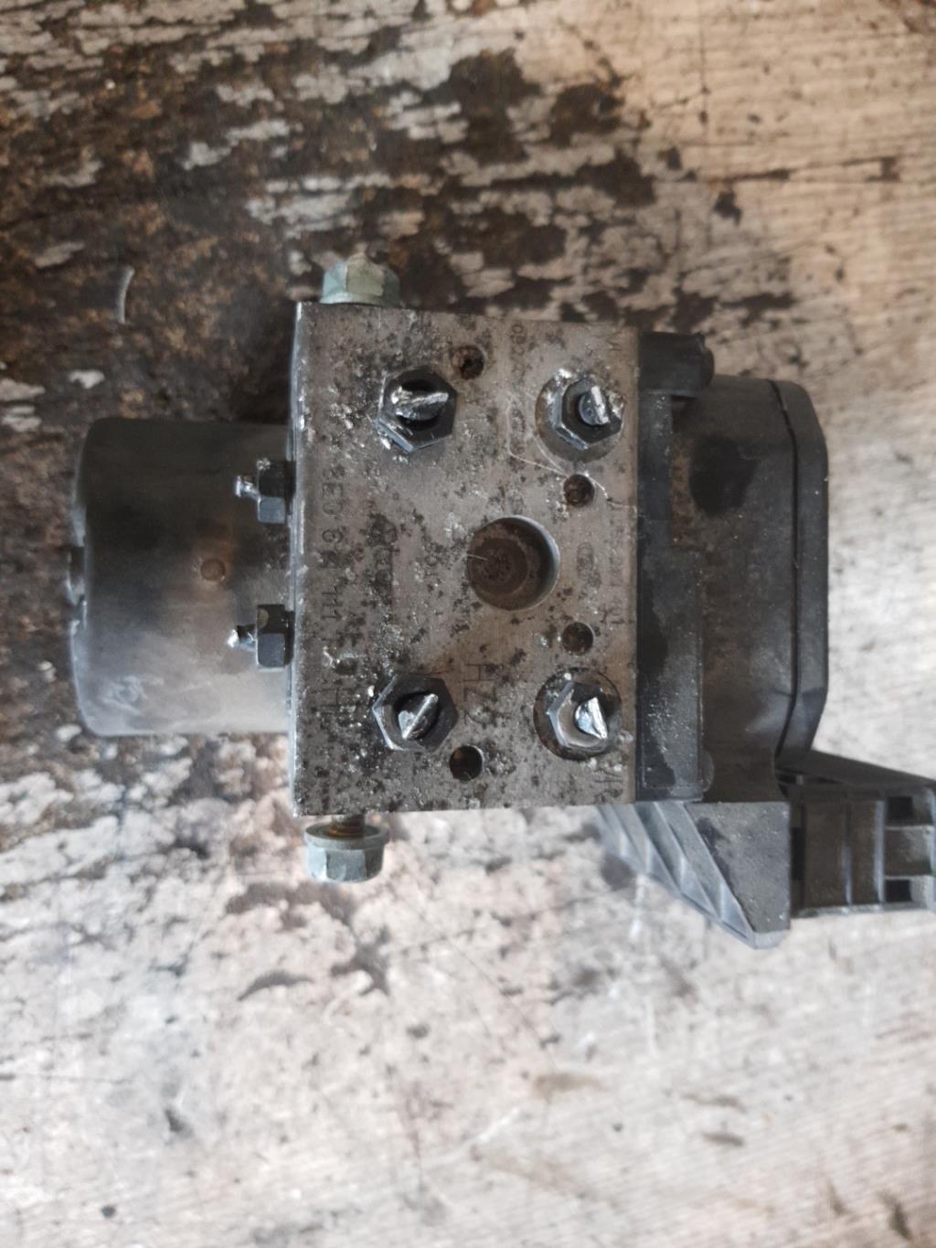 Blocco ABS (antibloccaggio freni) VOLKSWAGEN PASSAT 4 PHASE 2 Diésel - 1
