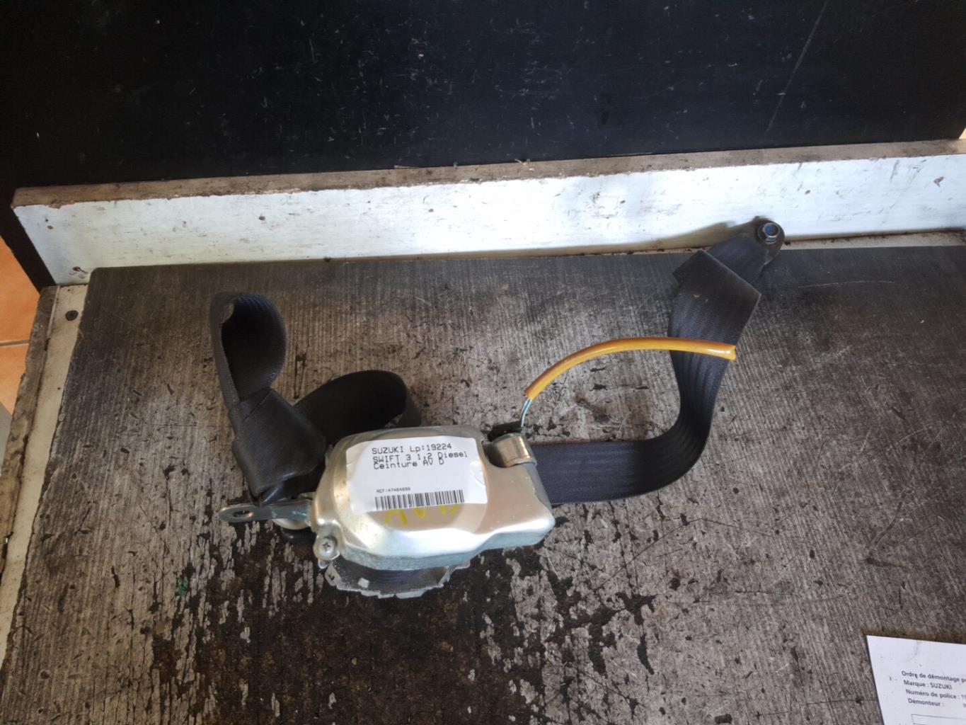 Cintura di sicurezza anteriore destra SUZUKI SWIFT 3 Diésel - 1