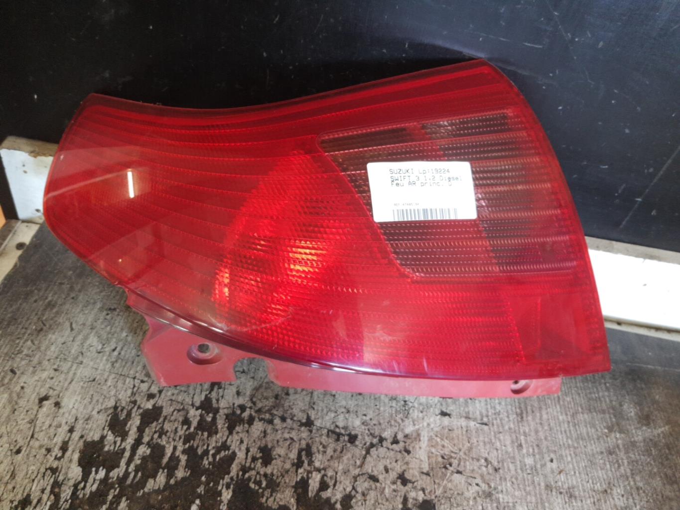 Fanale posteriore principale destro (luci) SUZUKI SWIFT 3 Diésel - 1