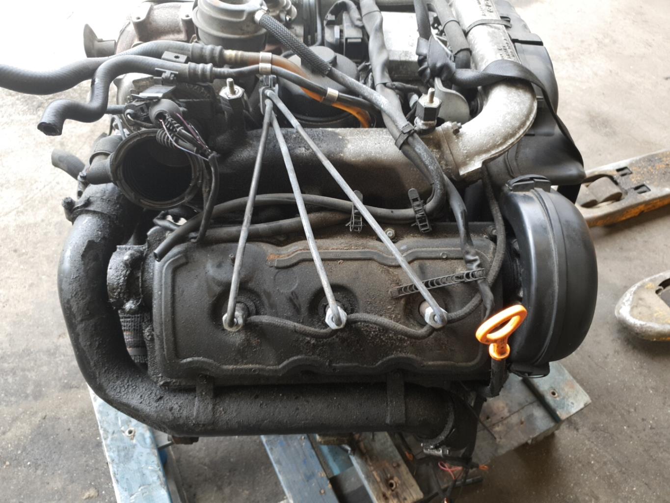 Motore VOLKSWAGEN PASSAT 4 PHASE 2 Diésel - 1