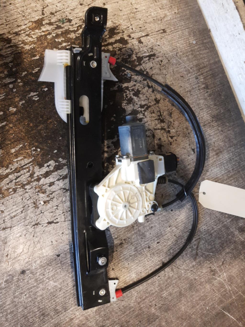 Alzacristalli elettrico posteriore sinistro FORD MONDEO 3 PHASE 1 BREAK Diésel - 1