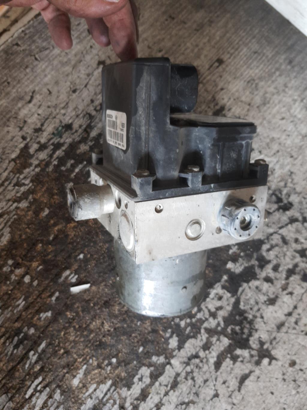 Blocco ABS (antibloccaggio freni) FORD MONDEO 2 Diésel - 1