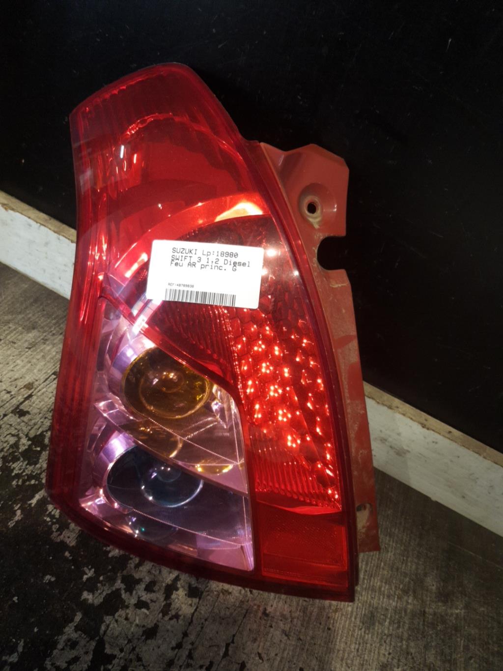 Fanale posteriore principale sinistro (luci) SUZUKI SWIFT 3 Diésel - 1