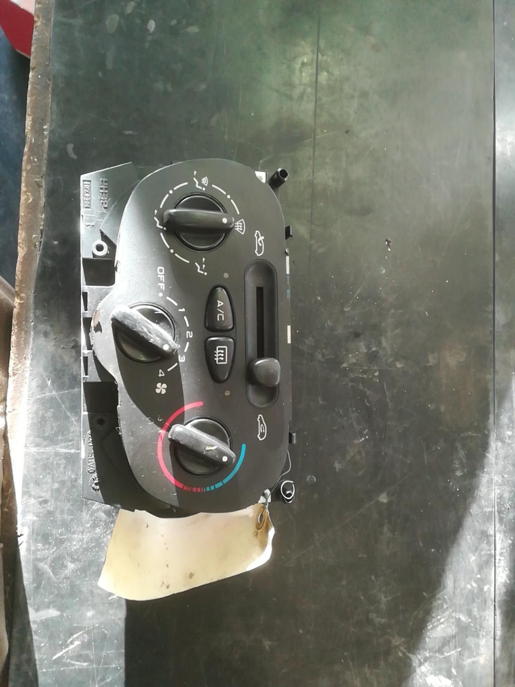 Commande chauffage PEUGEOT 206 PHASE 1 Essence - 1