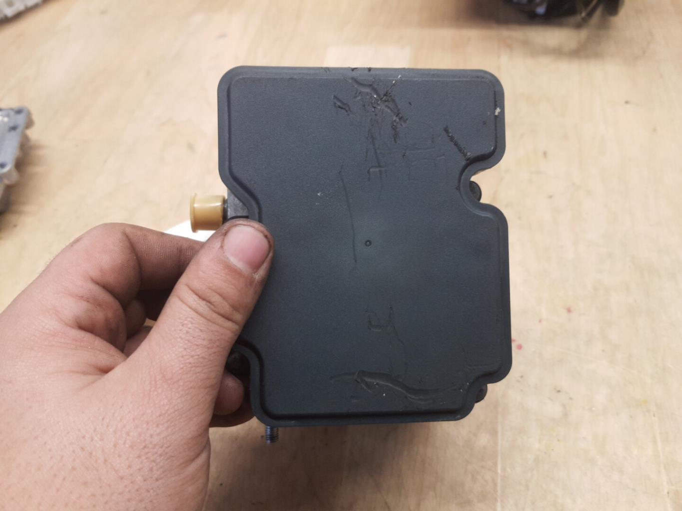 Bloc ABS (freins anti-blocage) RENAULT TWINGO 3 PHASE 1 Essence - 1