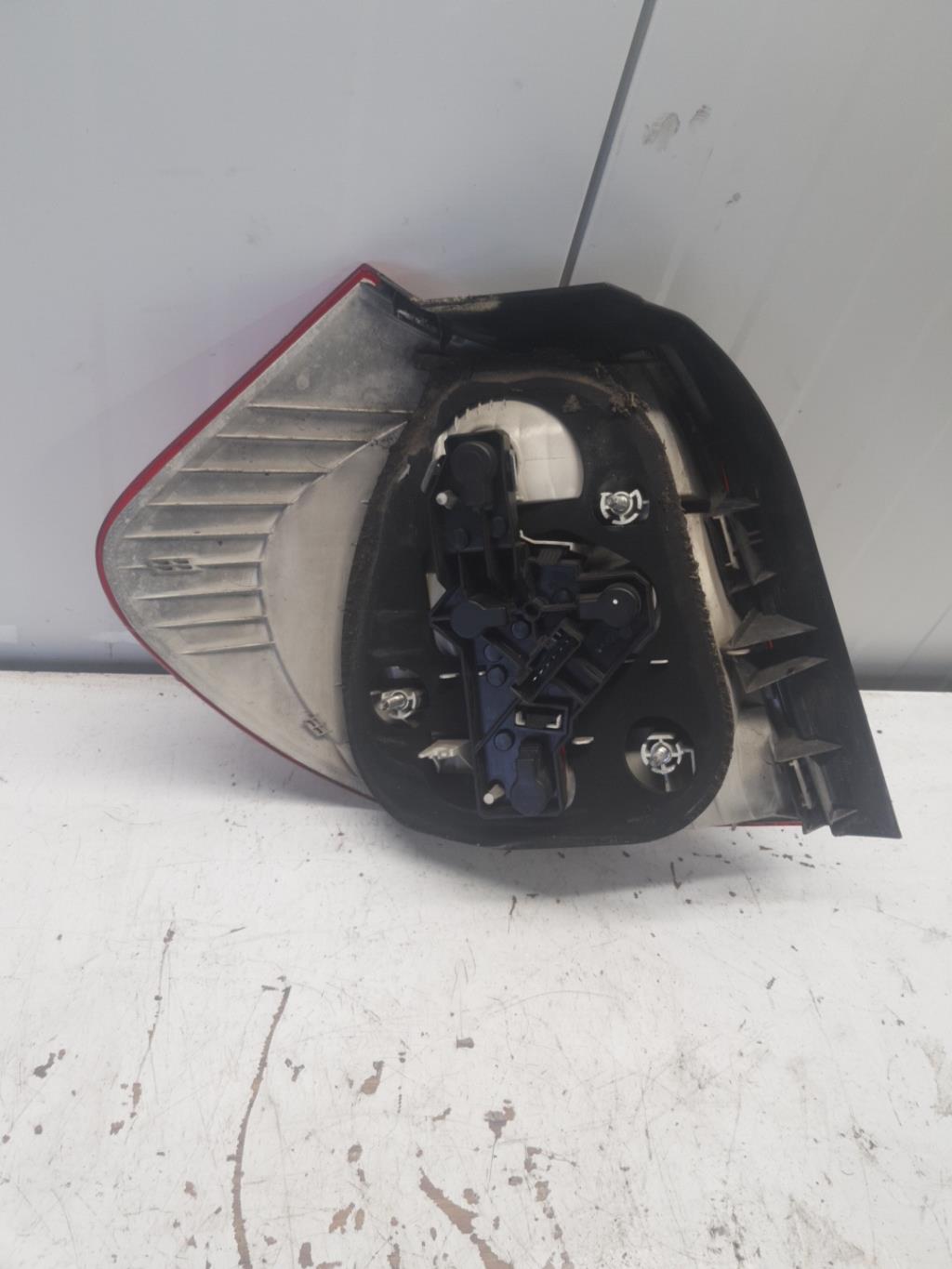 Fanale posteriore principale destro (luci) BMW SERIE 1 E87 PHASE 1 Diésel - 1