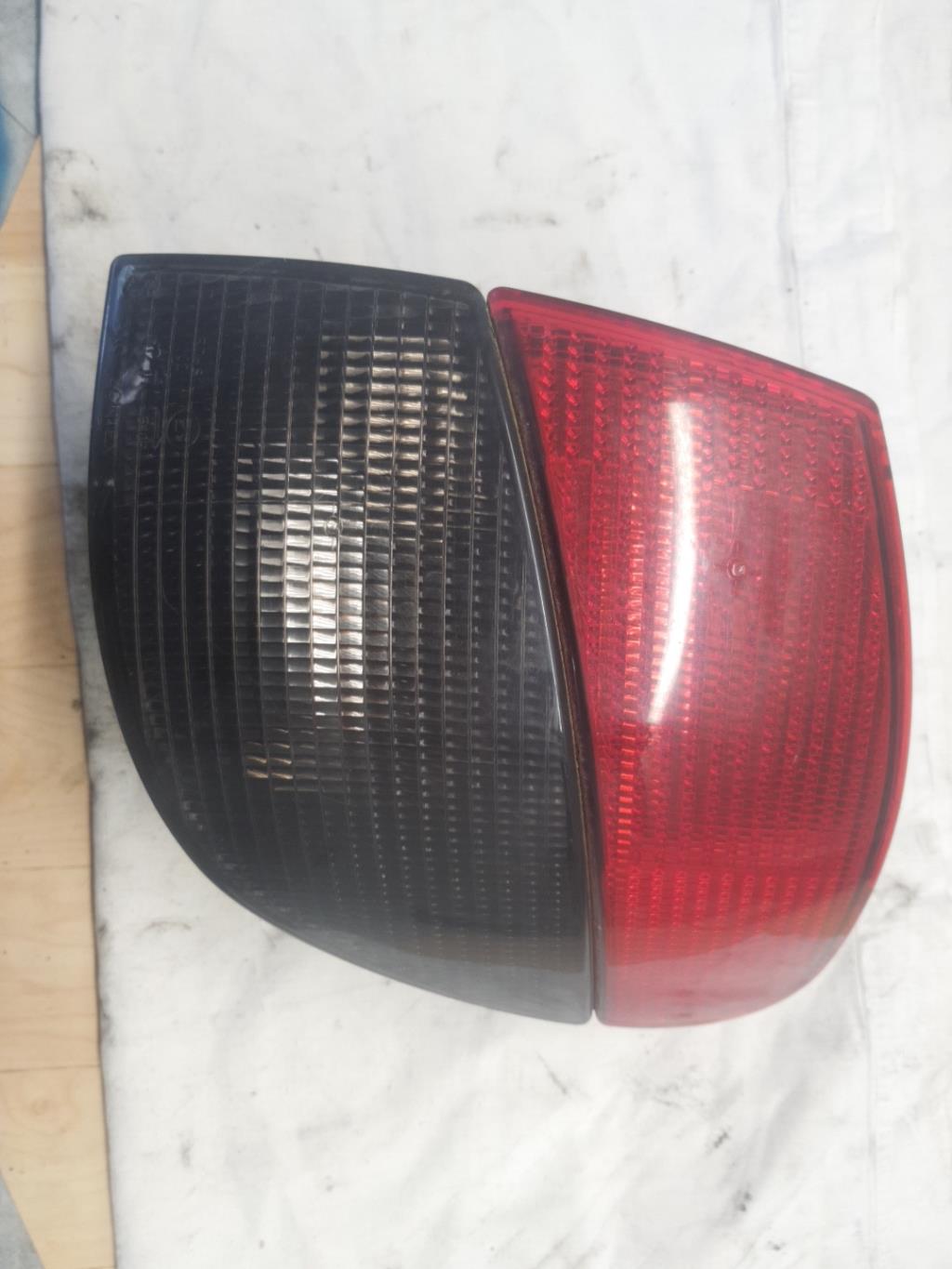 Fanale posteriore principale destro (luci) PEUGEOT 406 PHASE 1 BREAK Diésel - 1