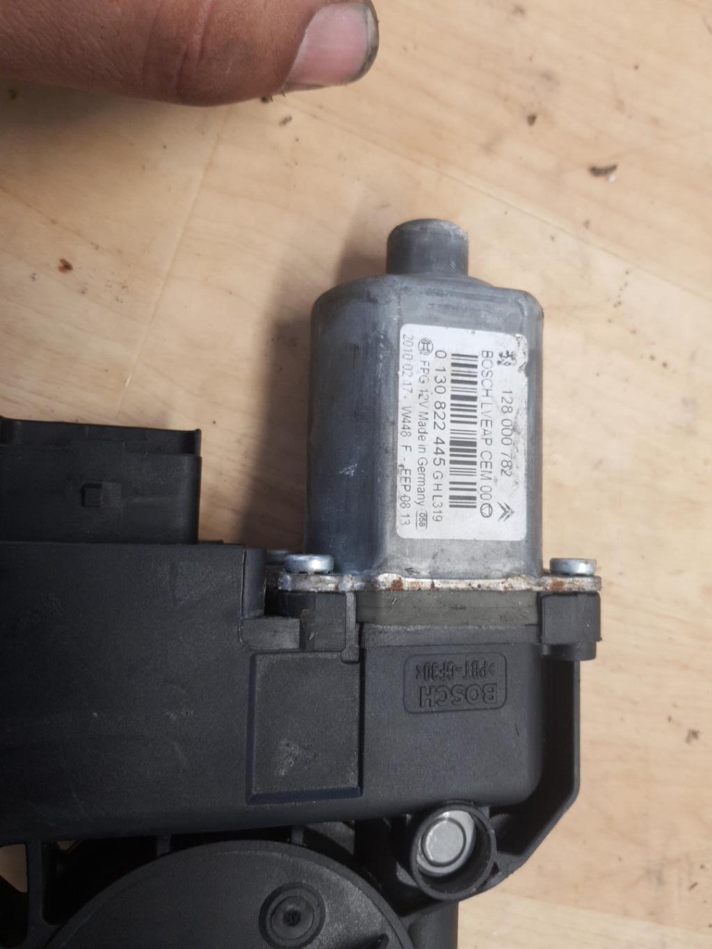 Motore alzacristalli anteriore destro CITROEN C5 2 Diésel - 1