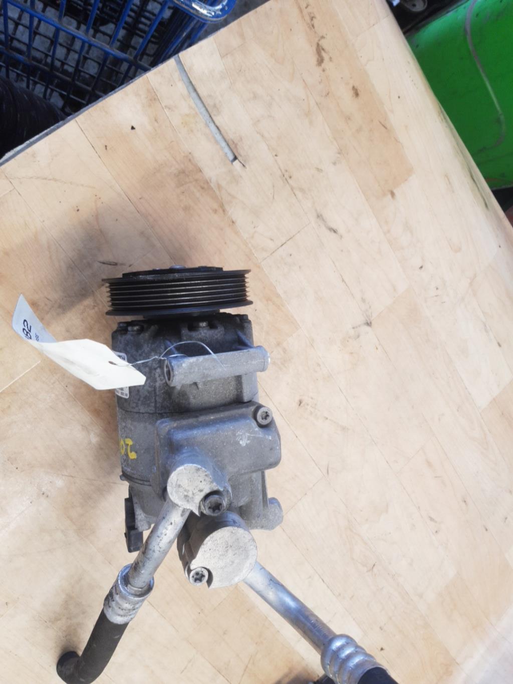 Compresseur clim VOLKSWAGEN POLO 5 PHASE 1 Diesel - 1