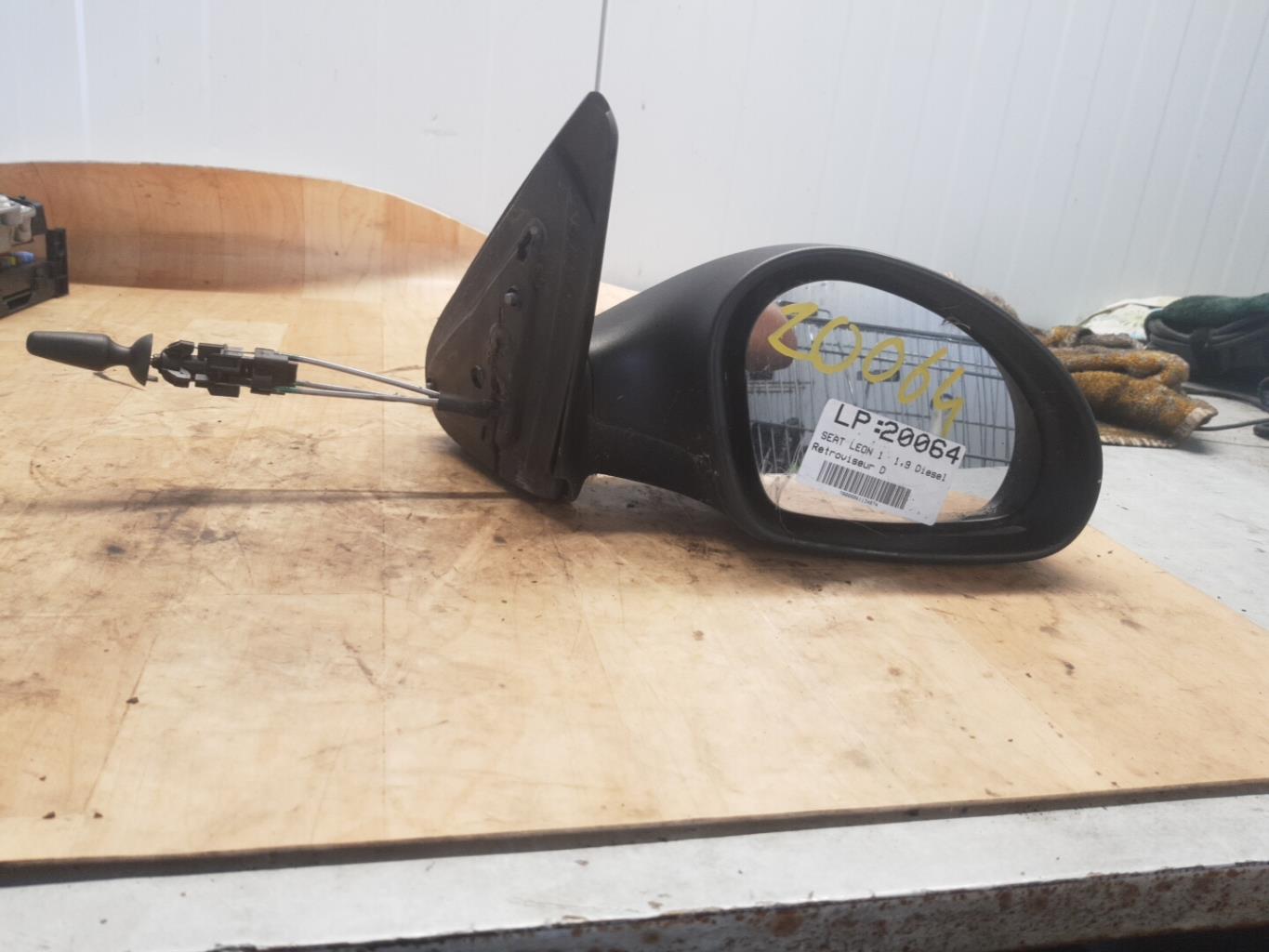 Retroviseur droit SEAT LEON 1 Diesel - 1