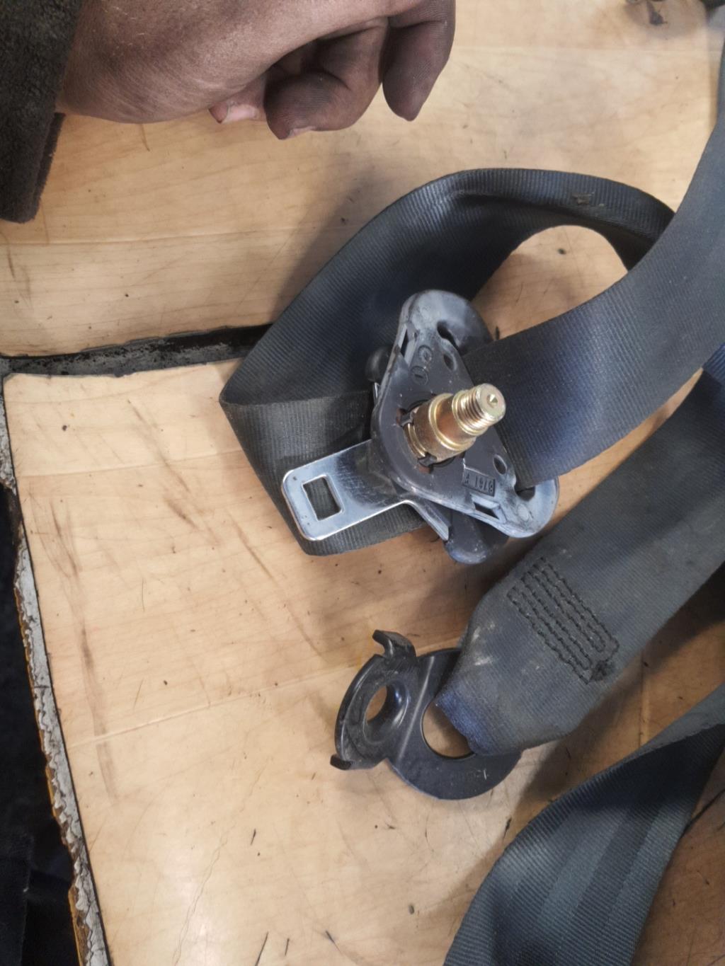 Cintura di sicurezza anteriore destra RENAULT CLIO 2 PHASE 1 Diésel - 1