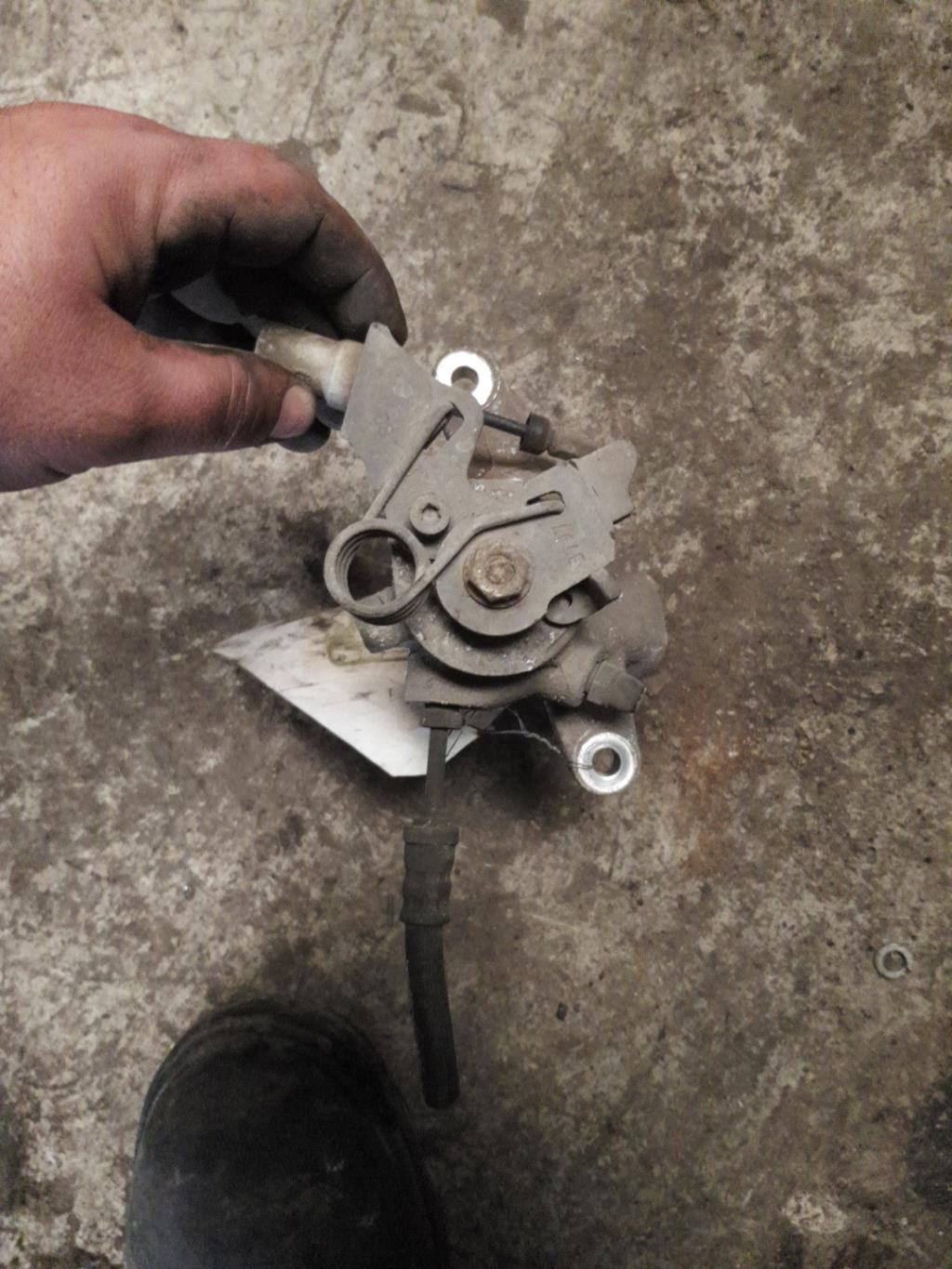 Pinza freni posteriore sinistra PEUGEOT 208 1 PHASE 1 Diésel - 1