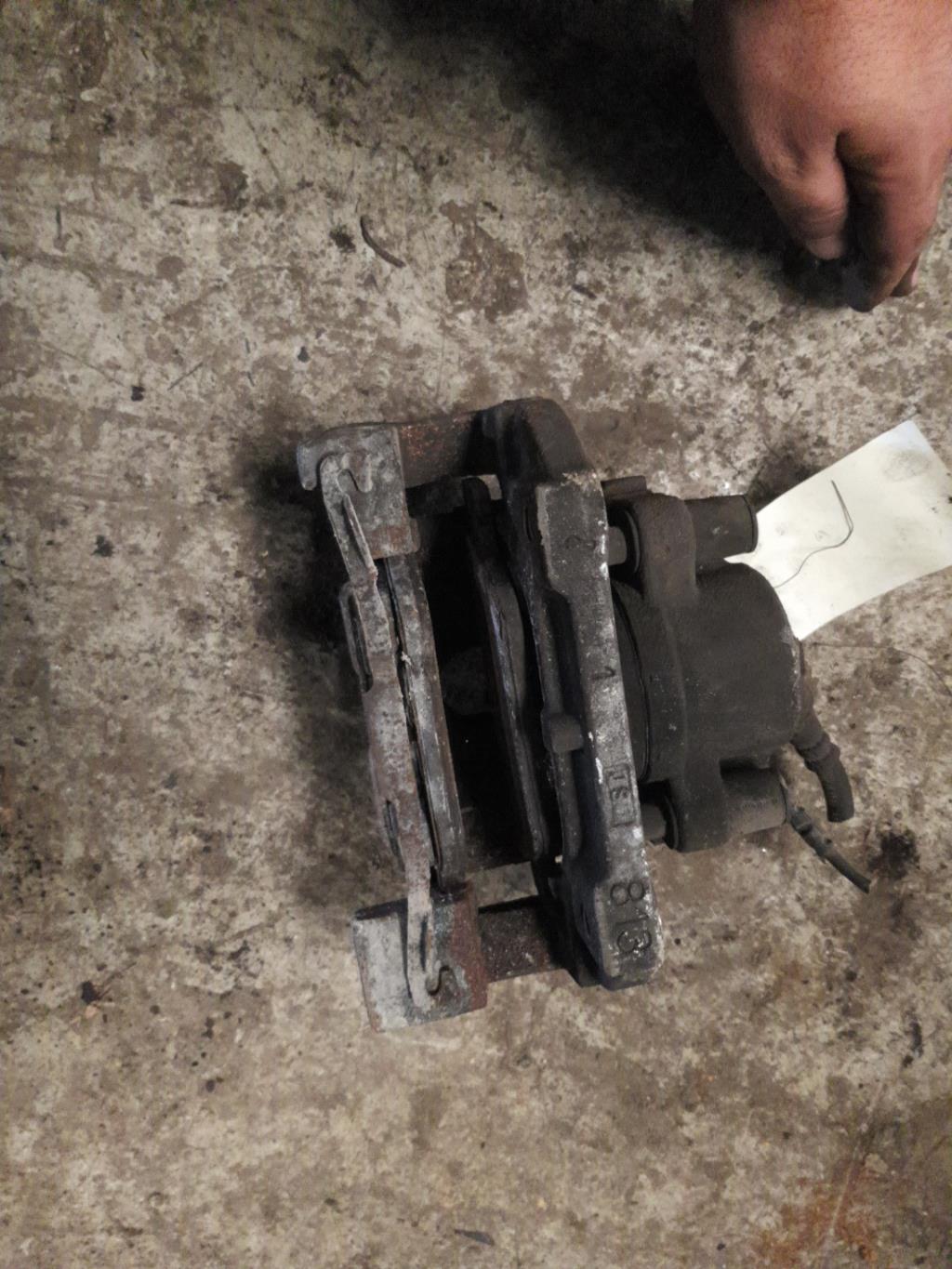 Pinza freni anteriore sinistra BMW SERIE 1 E87 PHASE 1 Diésel - 1