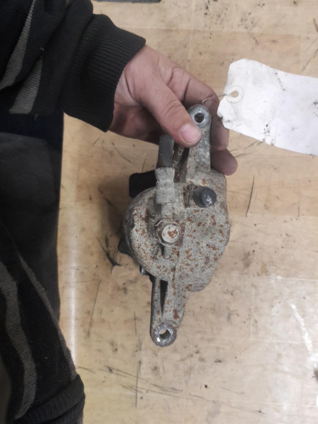 Pinza freni anteriore sinistra TOYOTA AVENSIS 2 PHASE 1 BREAK Diésel - 1