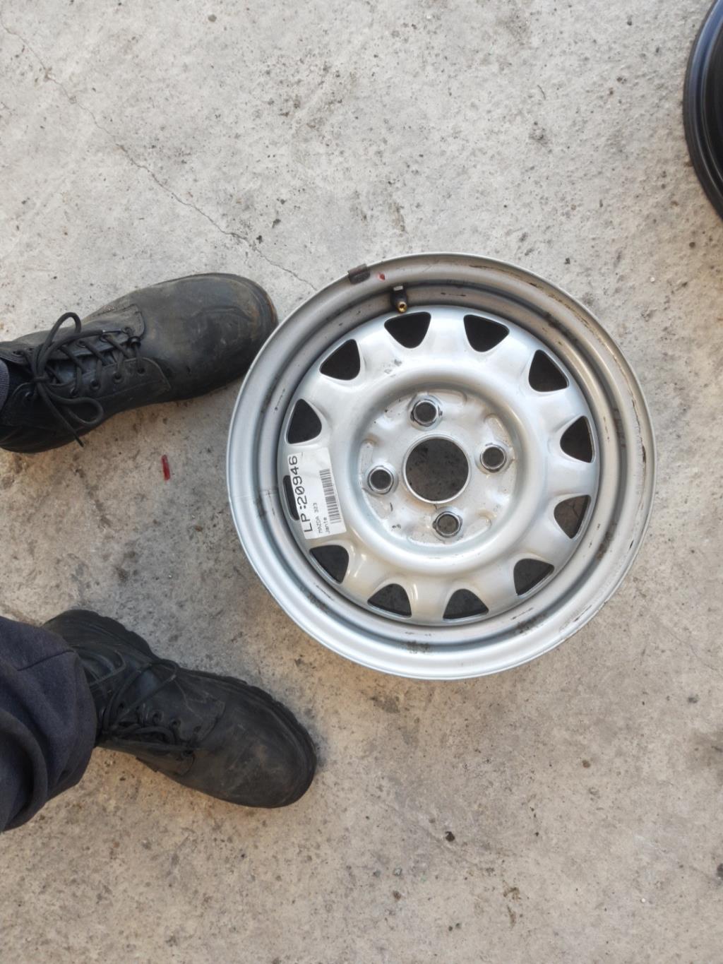 Jante MAZDA 121 1  - 1