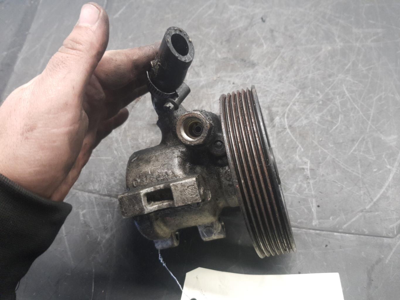Pompe de direction PEUGEOT 306 BREAK Diesel - 1