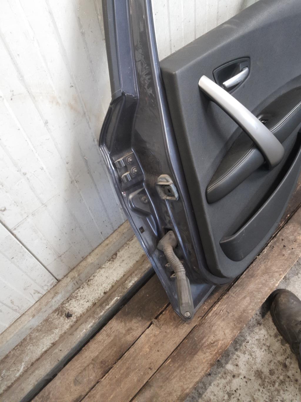 Puerta trasera derecha BMW SERIE 1 E87 PHASE 1 Diésel - 1