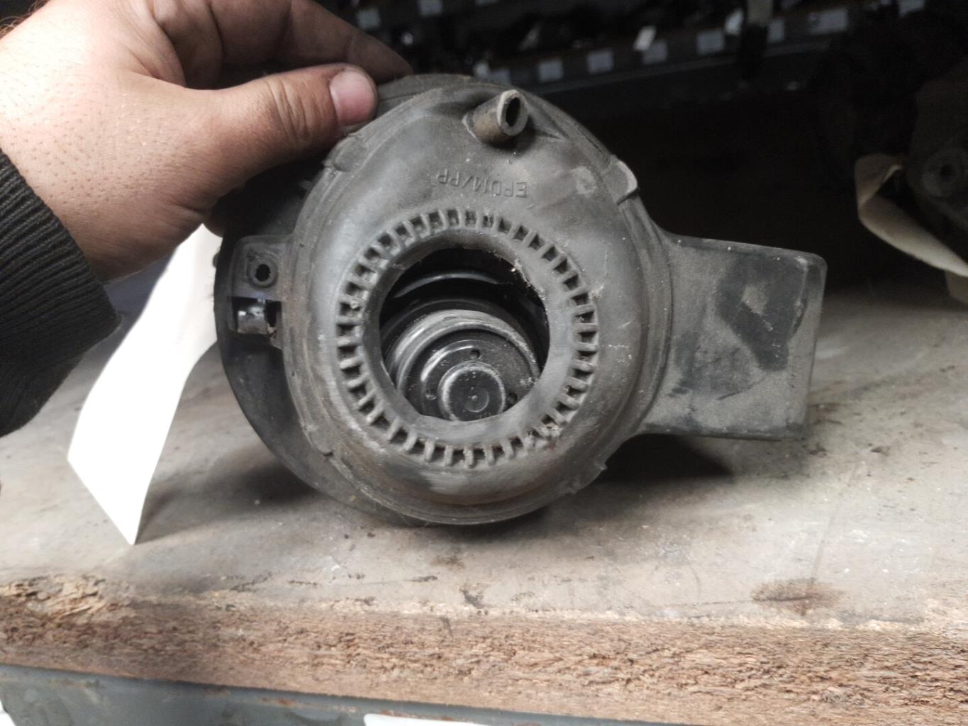 Trappe d'essence VOLKSWAGEN GOLF 4 Essence - 1