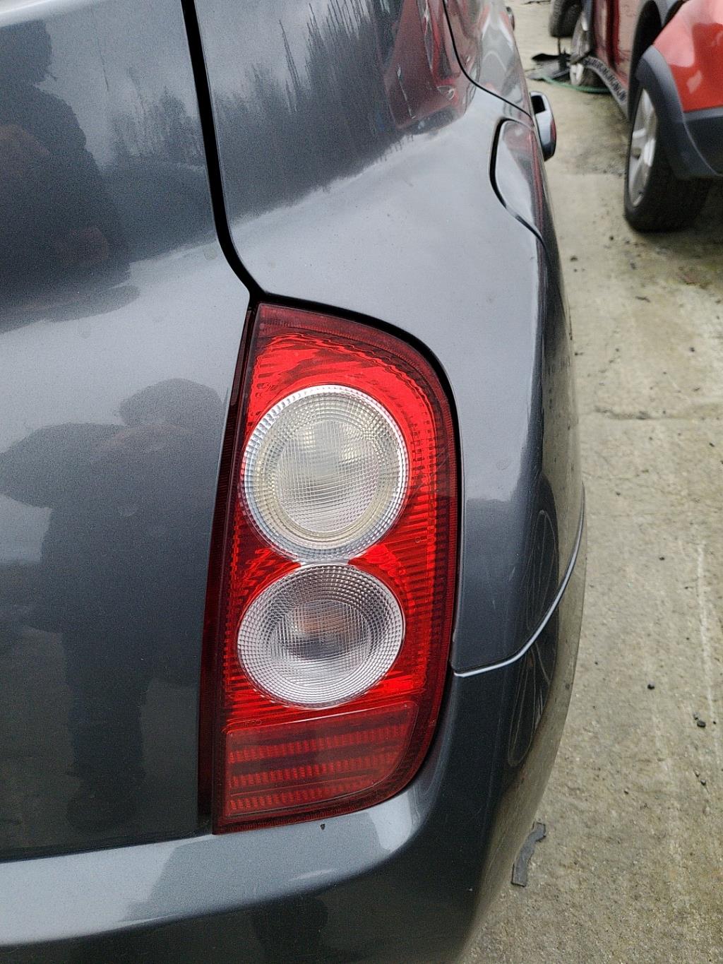 Fanale posteriore principale destro (luci) NISSAN MICRA 3 PHASE 1 Gasolina - 1