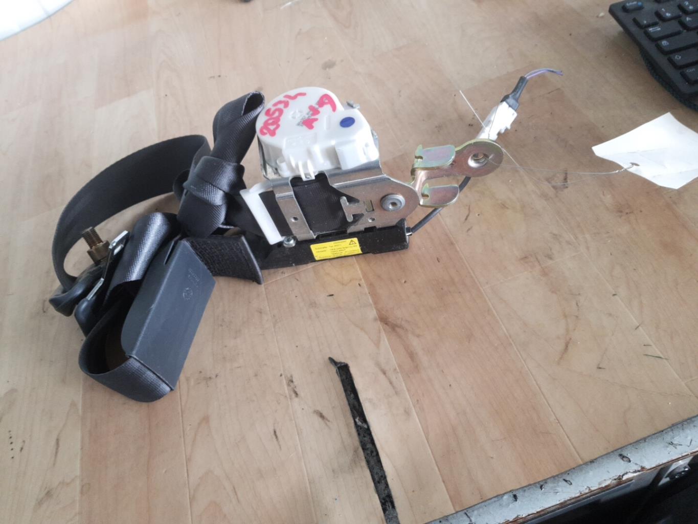 Cintura di sicurezza anteriore destra RENAULT CLIO 3 PHASE 1 Gasolina - 1