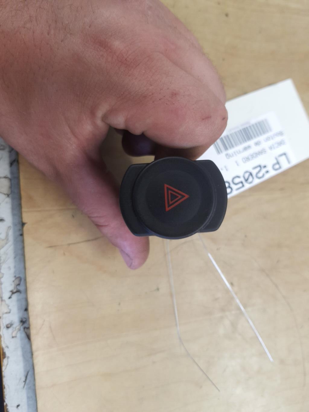 Bouton de warning DACIA SANDERO 1 Essence - 1