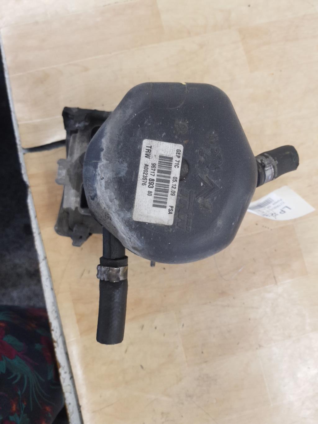 Pompe de direction CITROEN C5 2 Diesel - 1