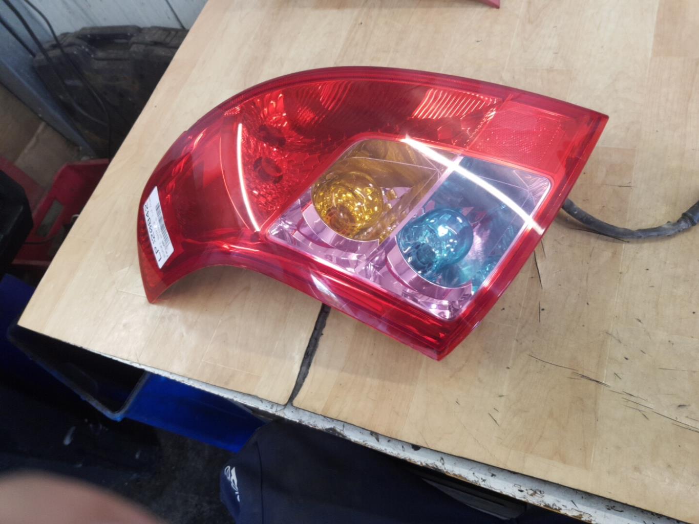 Fanale posteriore principale sinistro (luci) SUZUKI SWIFT 3 Diésel - 1