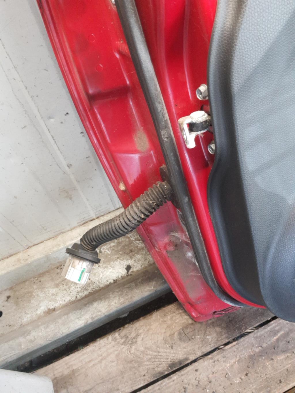 Portiera anteriore destra SUZUKI SWIFT 3 Diésel - 1