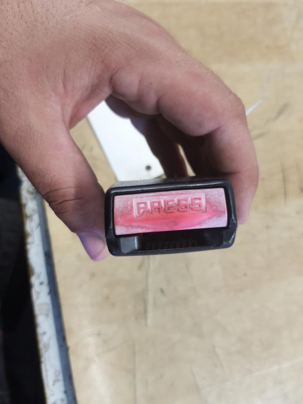 Aggancio cintura sicurezza anteriore sinistro CITROEN XSARA PICASSO PHASE 1 Diésel - 1