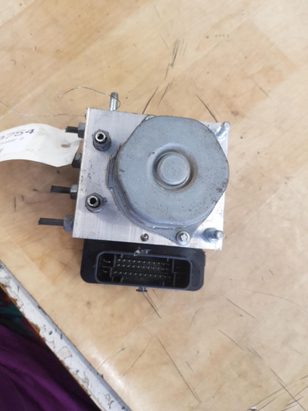 Blocco ABS (antibloccaggio freni) RENAULT CLIO 4 PHASE 2 Diésel - 1