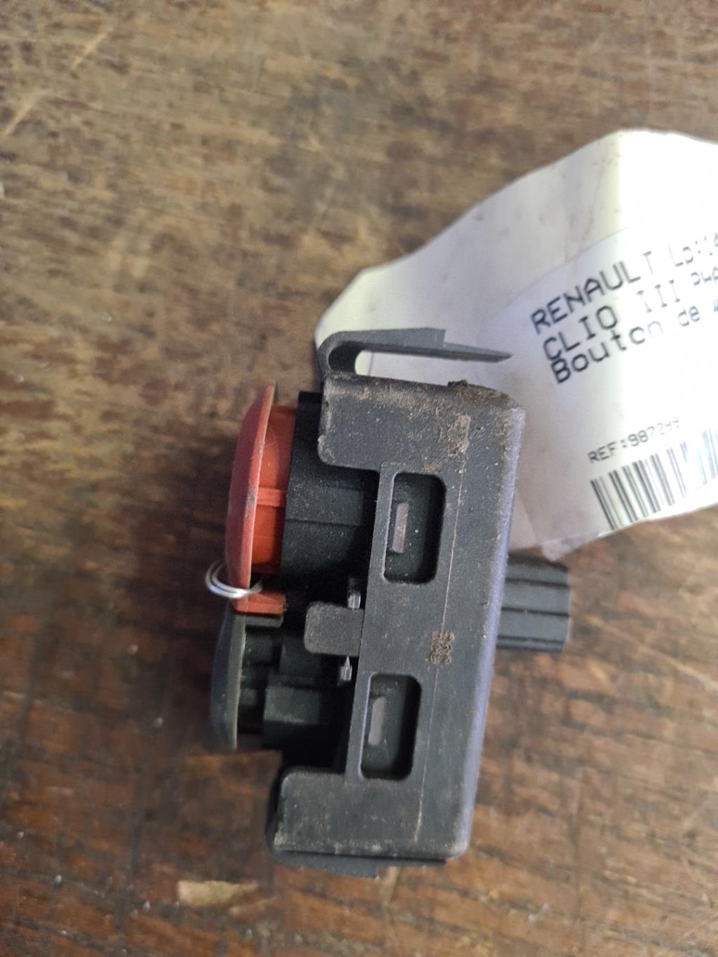 Bouton de warning RENAULT CLIO 3 PHASE 1 Diesel - 1