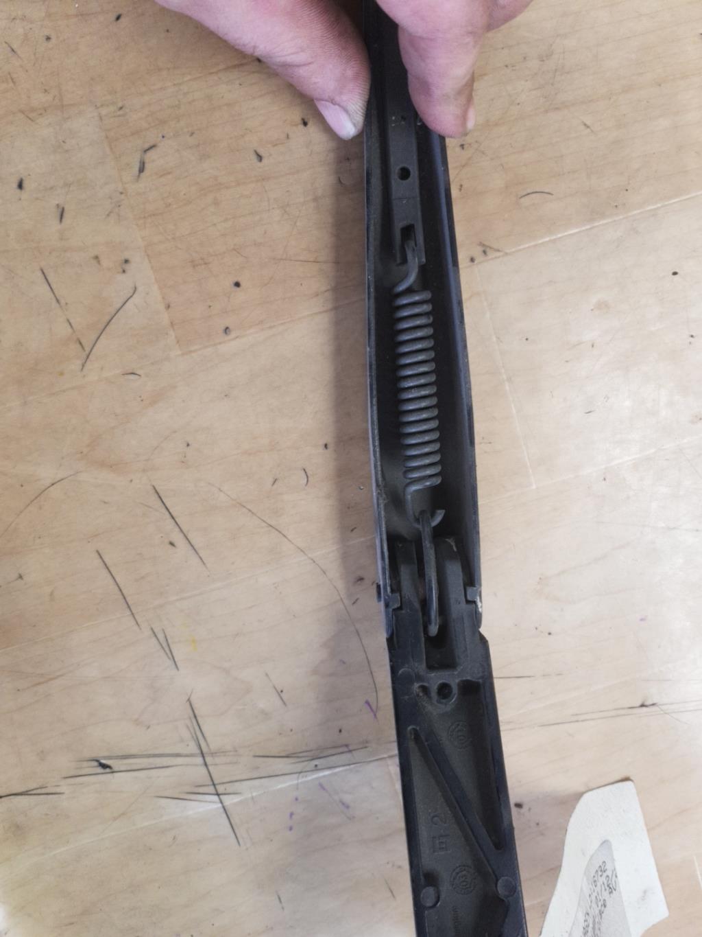 Braccio tergicristallo anteriore destro VOLKSWAGEN GOLF 5 Diésel - 1