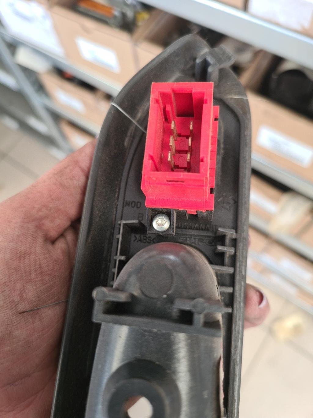 Interruttore lavacristalli posteriore sinistro RENAULT LAGUNA 1 PHASE 2 Diésel - 1