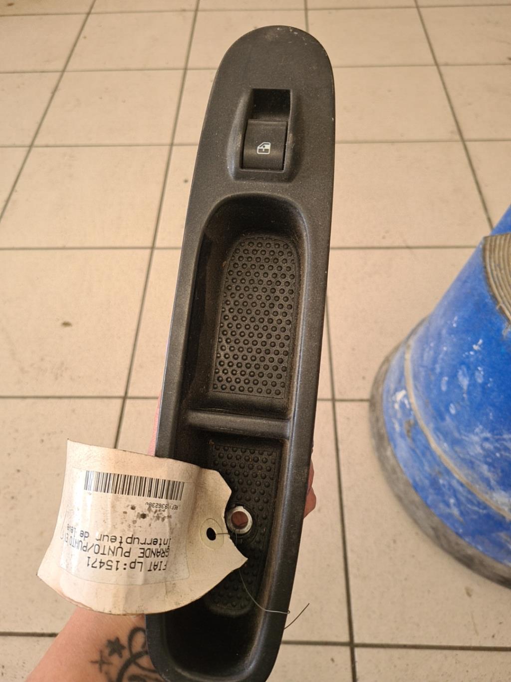 Interruttore lavacristalli anteriore destro FIAT PUNTO EVO 3 Gasolina - 1