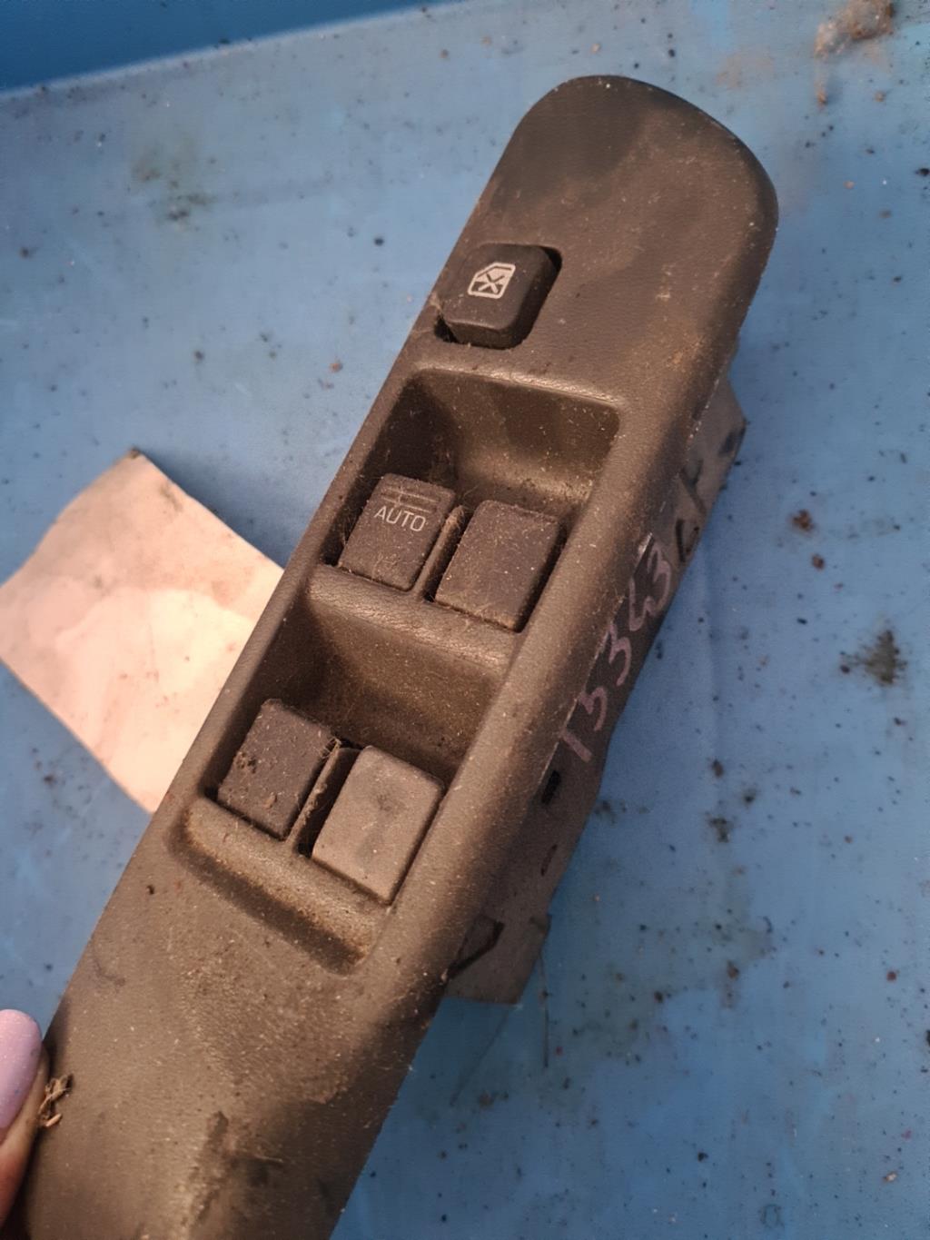 Interruttore lavacristalli anteriore sinistro NISSAN PRIMERA 2 PHASE 1 Diésel - 1