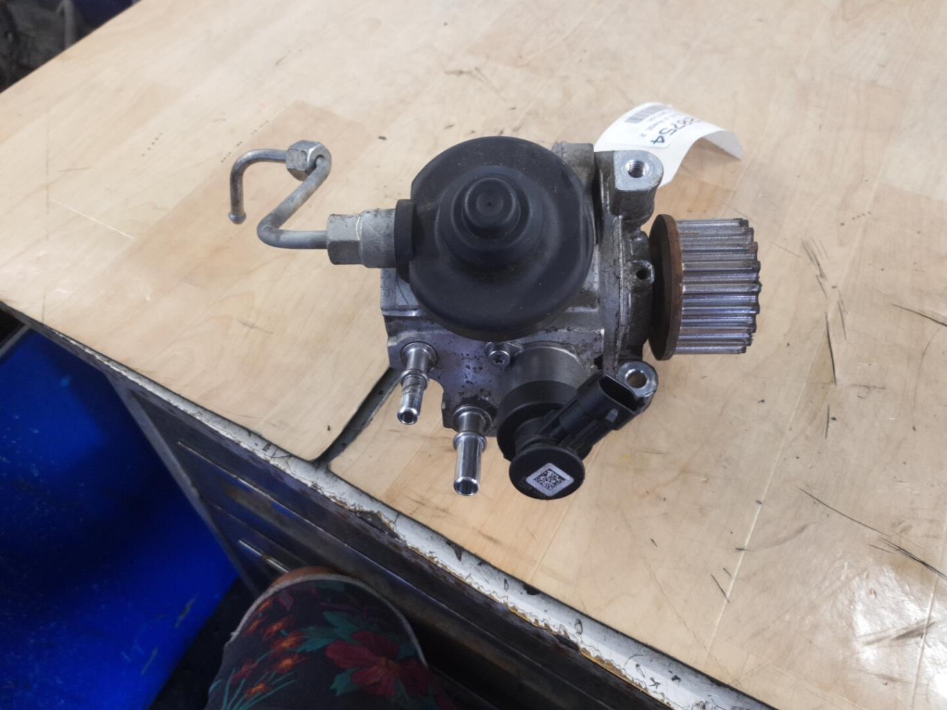 Pompe à injection RENAULT CLIO 4 PHASE 2 Diesel - 1