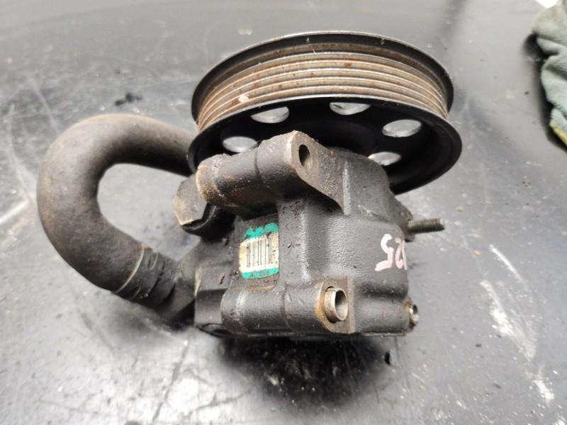 Pompe de direction FORD FOCUS 1 Diesel - 1