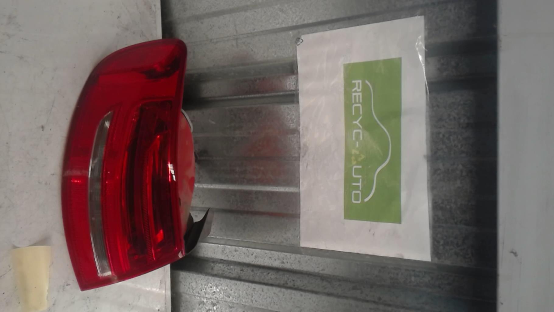Fanale posteriore principale sinistro (luci) AUDI A4 3 PHASE 1 Diésel - 1