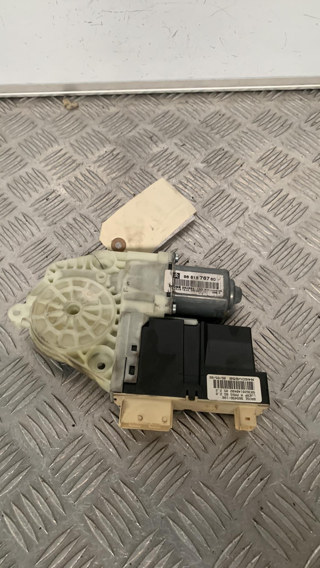 Moteur leve vitre avant gauche - 57848368 - CITROEN C4 1 PHASE 1 COUPE